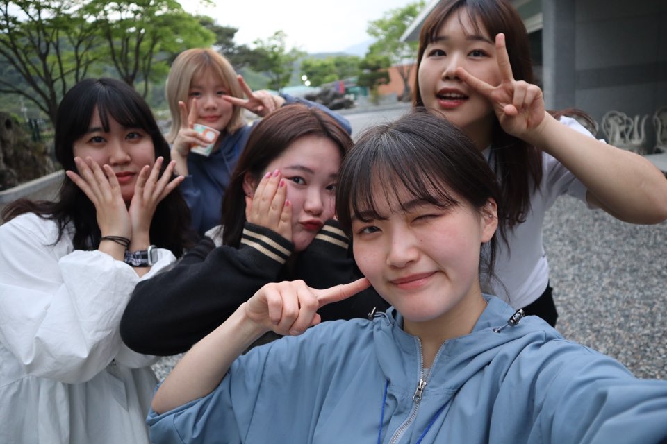 우리가 학생회에서 제일 이쁘다!